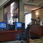 Howard Johnson By Wyndham Clifton Nj