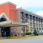 Howard Johnson By Wyndham Clifton Nj