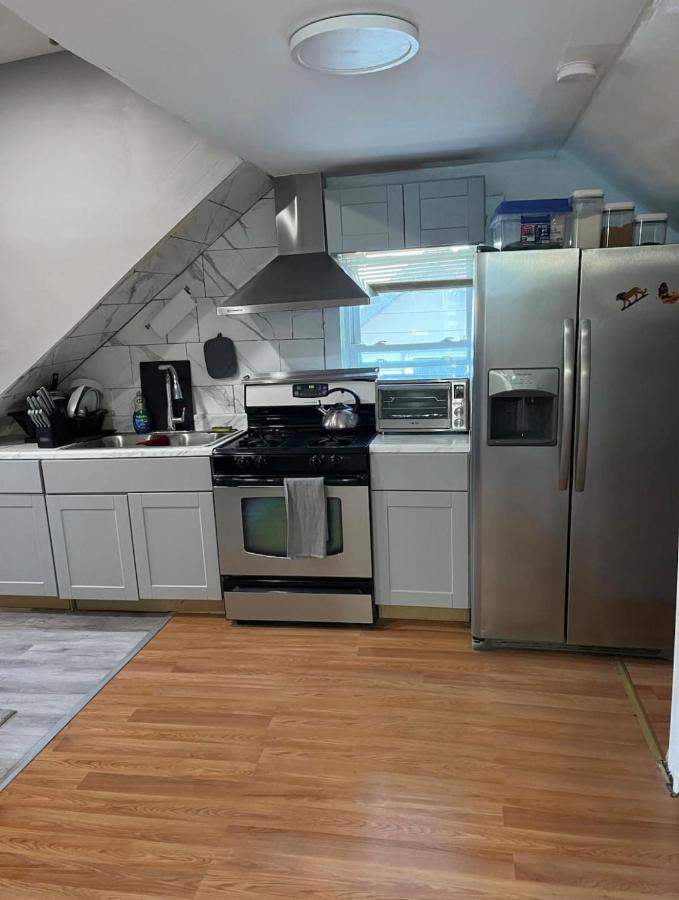 2 Bedroom Near Airport * Hillside