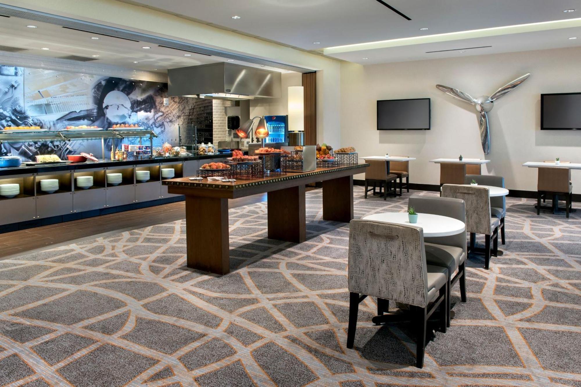 Liberty International Airport Marriott Hotel