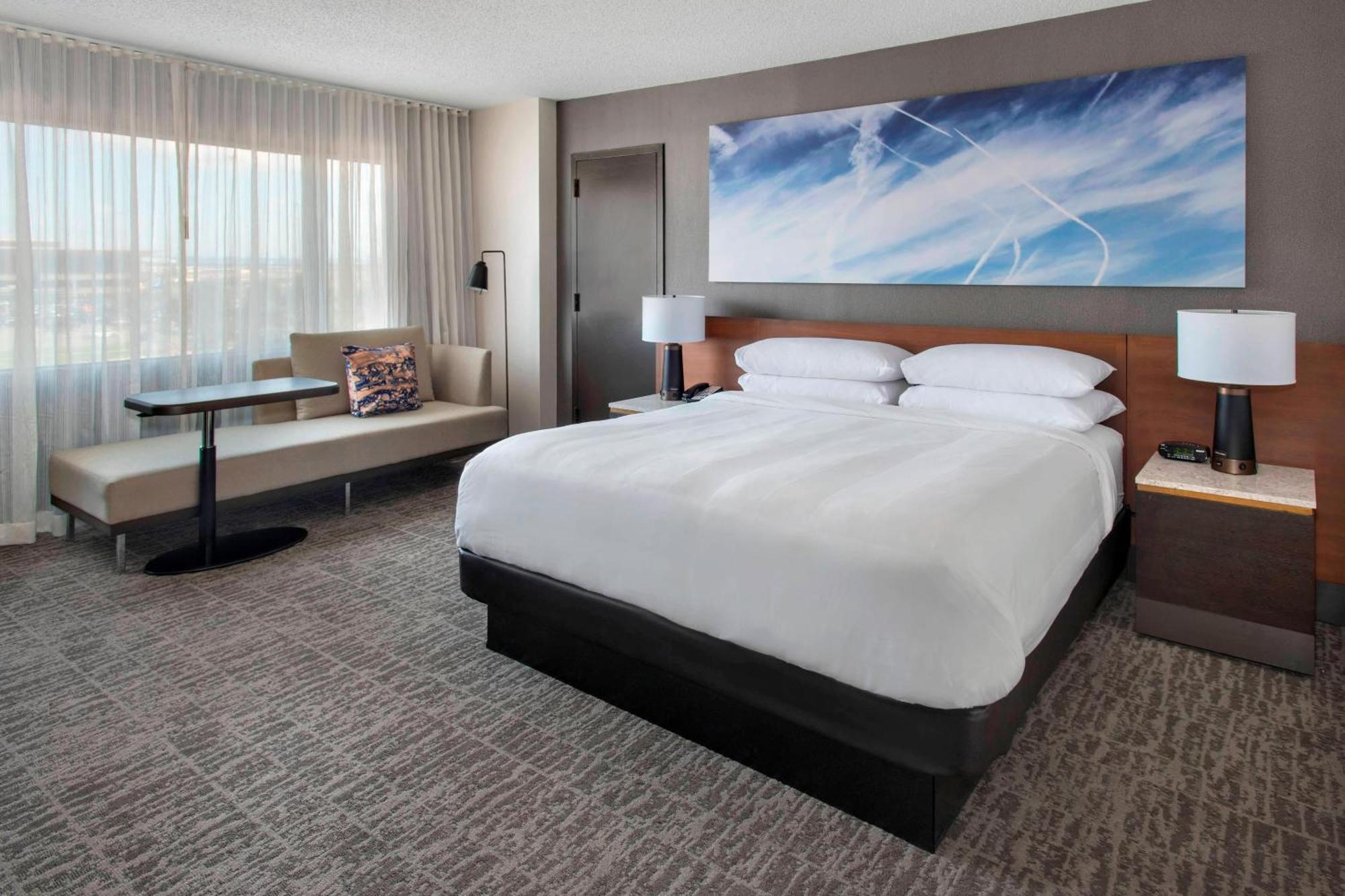Liberty International Airport Marriott 3* Newark