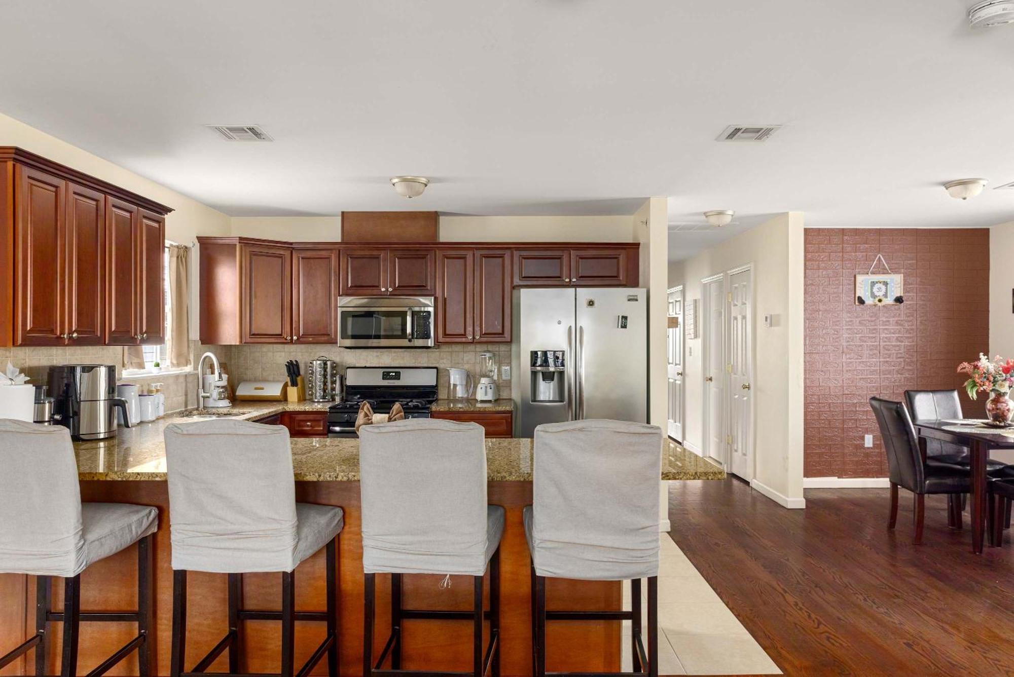 Holiday home Welcome To Pearl - 3bd 2ba - Sleeps 8 - Perfect For Families, Work Trips And