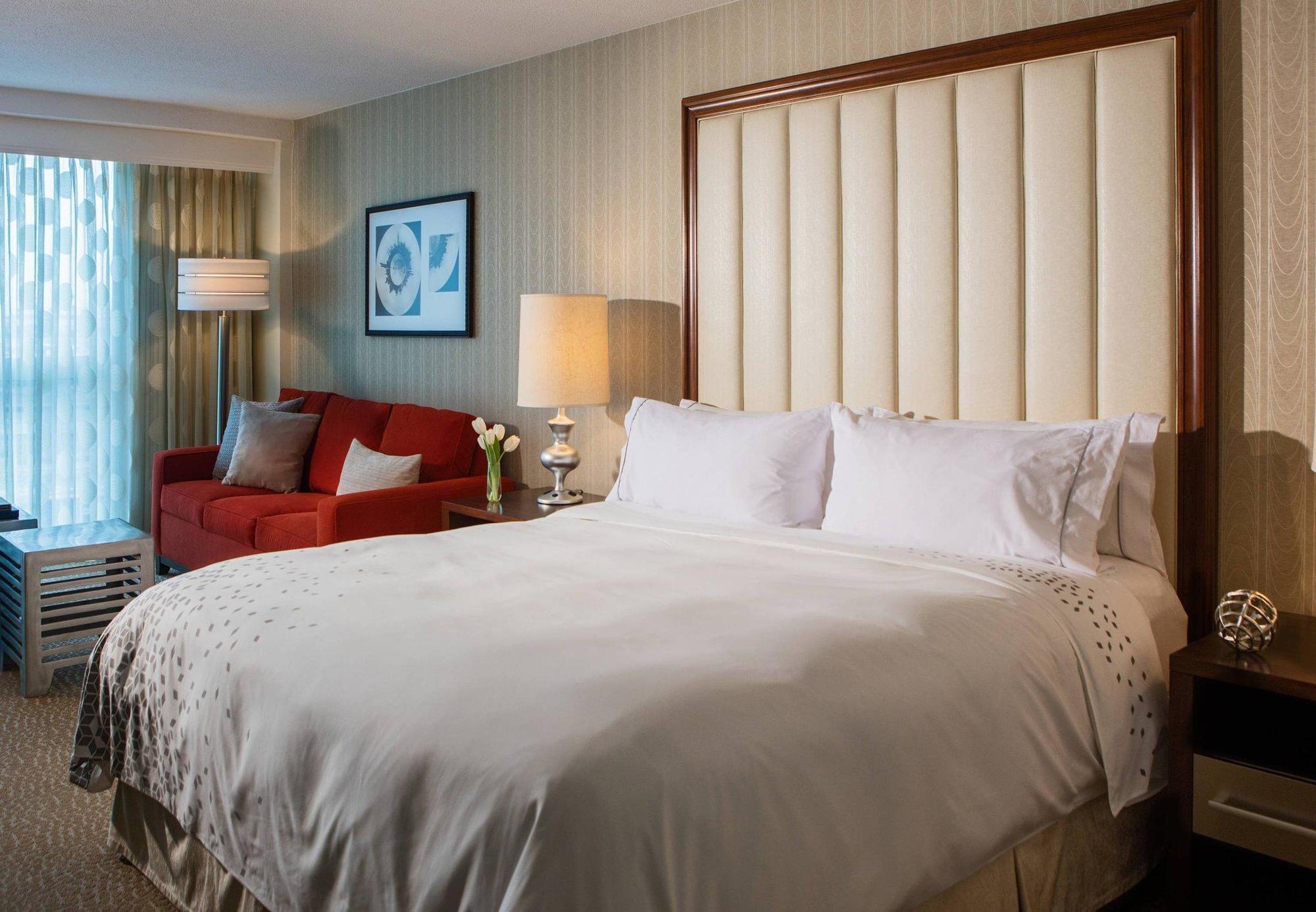 Hotel Renaissance Newark Airport