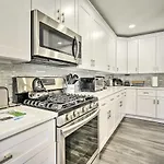 Long Branch Getaway Grill, 1 Block To Beach!