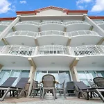 Montreal Beach Resort