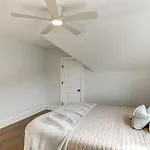 Long Branch Getaway - Walk To Beaches And Dining!