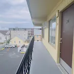 Dry Dock Motel