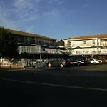Sunrise Motel