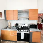 Nyc Views Spacious 3 Bedroom Apartment