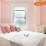 Nyc Views Spacious 3 Bedroom Apartment