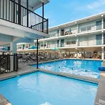 Hotel Cabana Oceanfront/Boardwalk