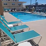Aquarius Oceanfront Inn