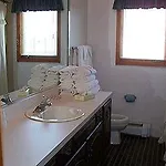 Aquarius Arms Motel