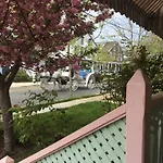 First Floor, 2 Bedrm 2 Bath, Sleeps 6, Parking Available, Walk To Beach & Shop