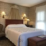 Albert Stevens Inn