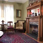Albert Stevens Inn