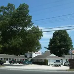Twin Oaks Motel