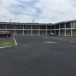 Pelican Inn & Suites