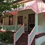 First Floor, 2 Bedrm 1 Bath Sleeps 5, Parking Available, Walk To Beach And Mall