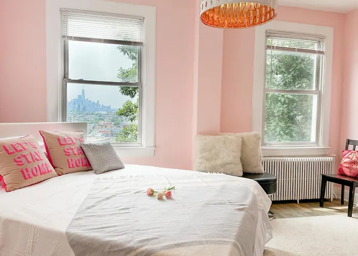 Nyc Views Spacious 3 Bedroom Apartment