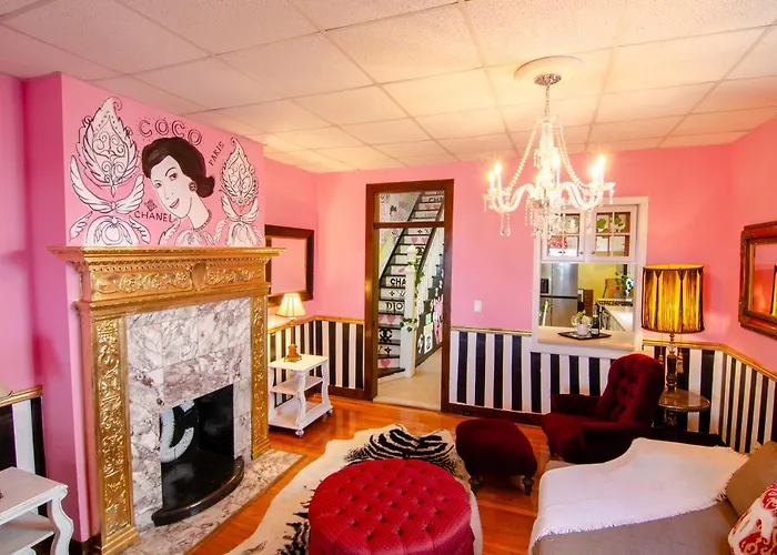 Spacious 4 Bedroom Apartment Close To Nyc