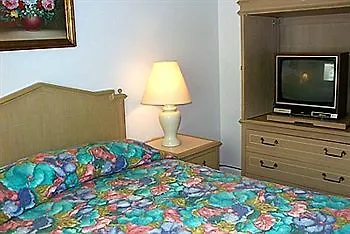 Aquarius Arms Motel