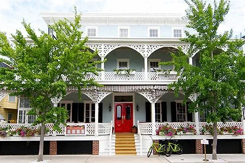 The Virginia And Cottages