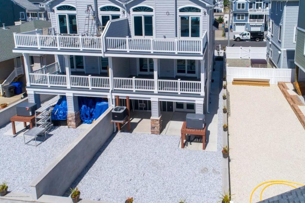 Ocean And Views From Five Decks In Ortley Holiday home