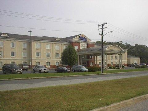 Hotel Express & Millville By Ihg