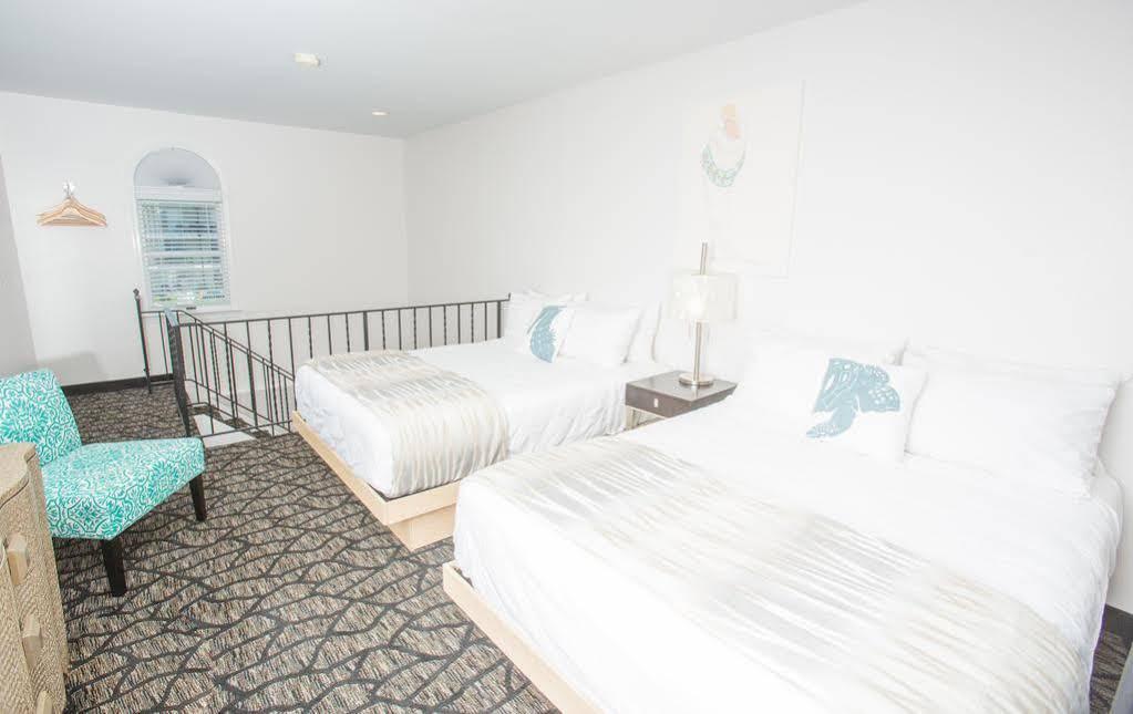 Periwinkle Hotel