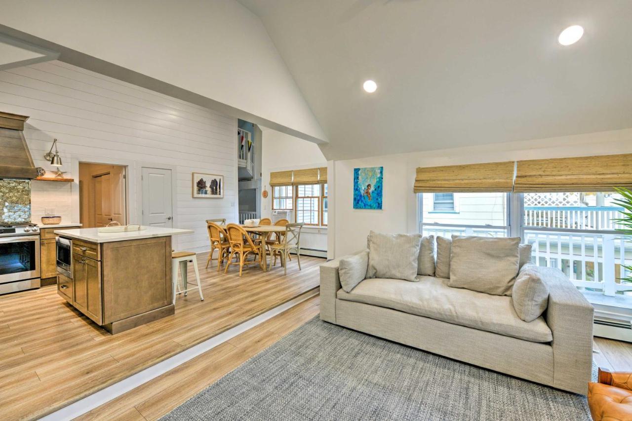 With Balcony 1 Block To The Beach! Apartment Ocean Grove