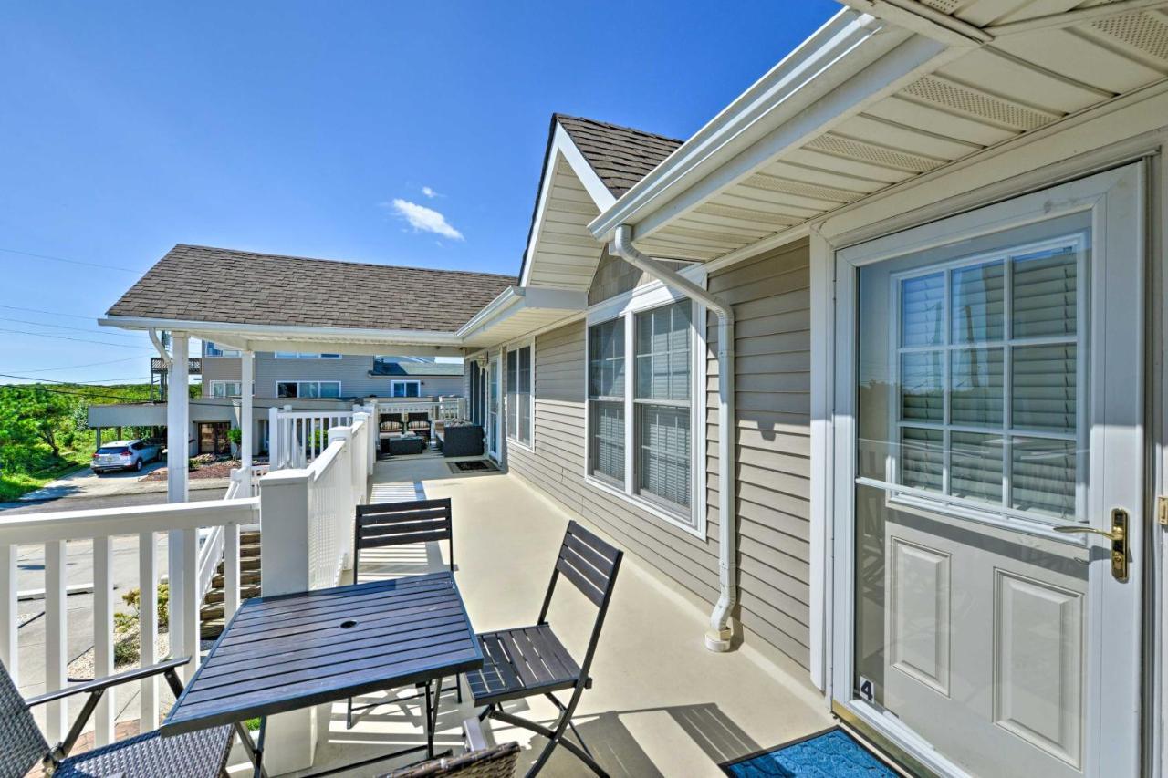 - Steps To The Ocean! Apartment