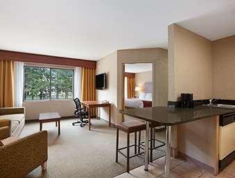 Ramada By Wyndham Hotel Toms River