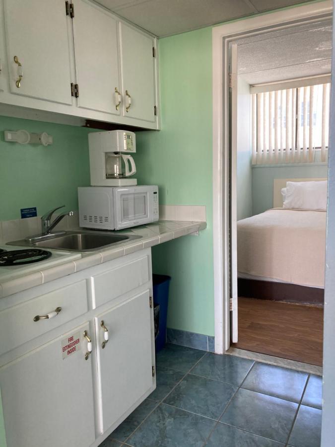 Le Boot Oceanfront Suites Motel