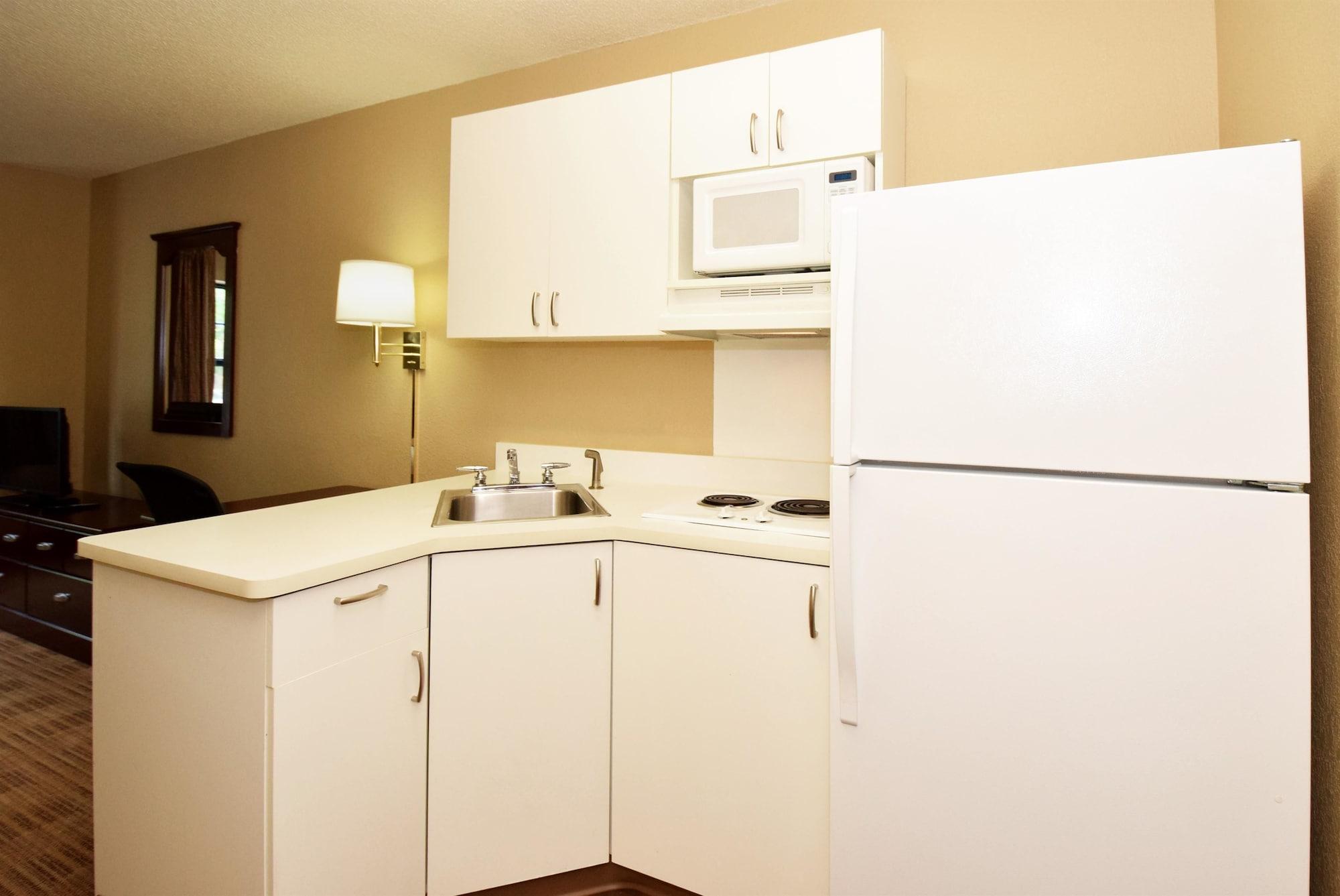 Extended America - - Raritan Center Hotel Edison