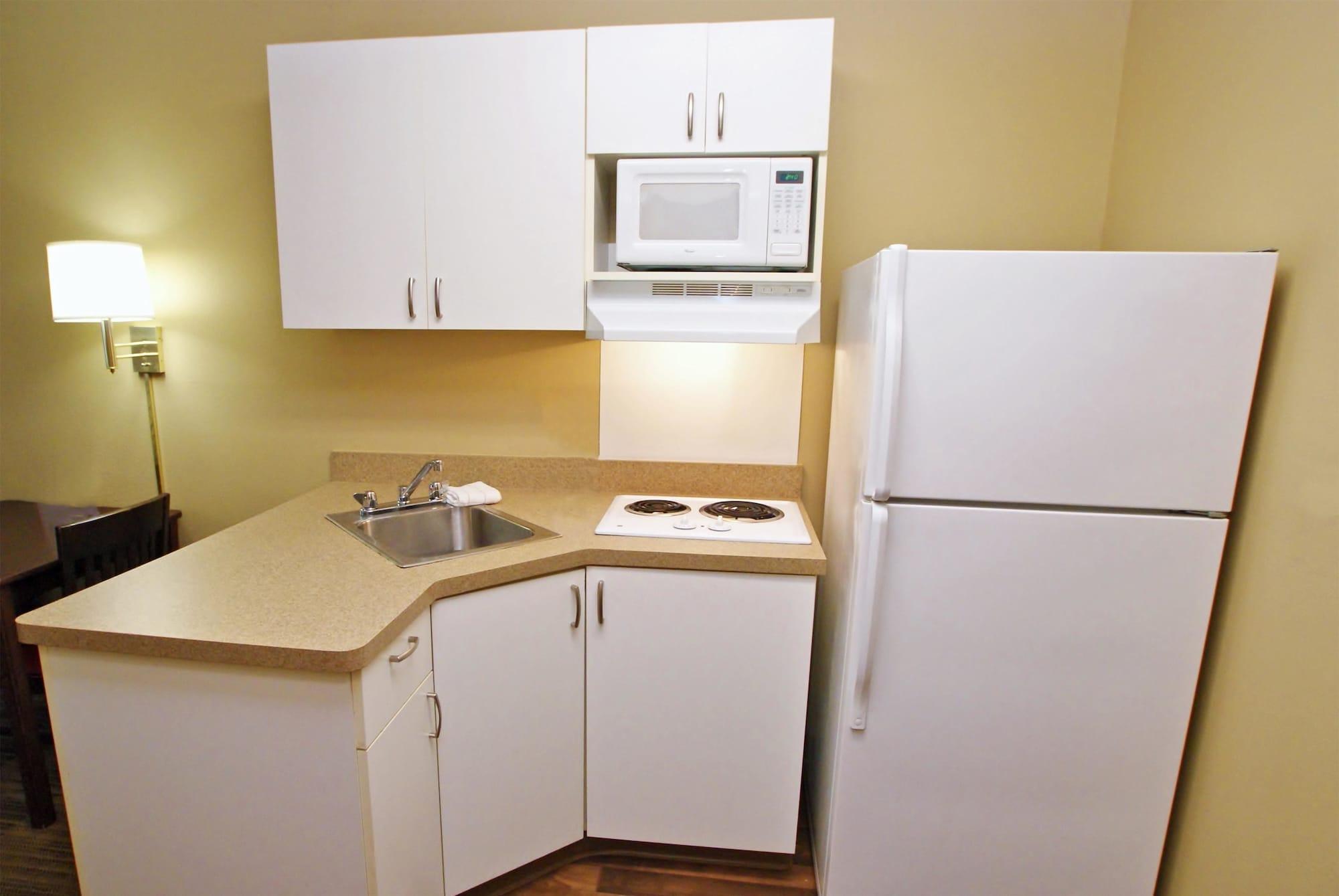 Extended America - - Raritan Center Hotel 2*
