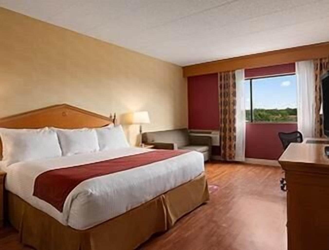 Ramada By Wyndham Hotel 4*