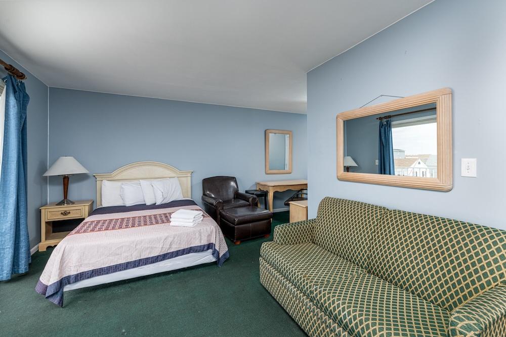 Hotel Charlee By The