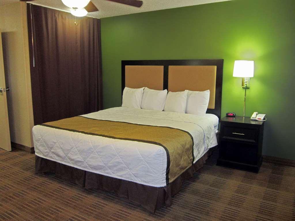 Extended America - - Raritan Center Hotel 2*