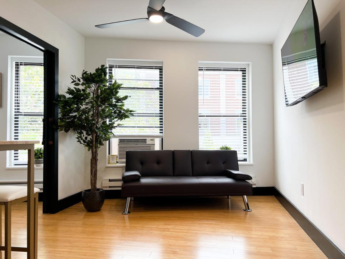 Boutique On Grand Ave Apartment *