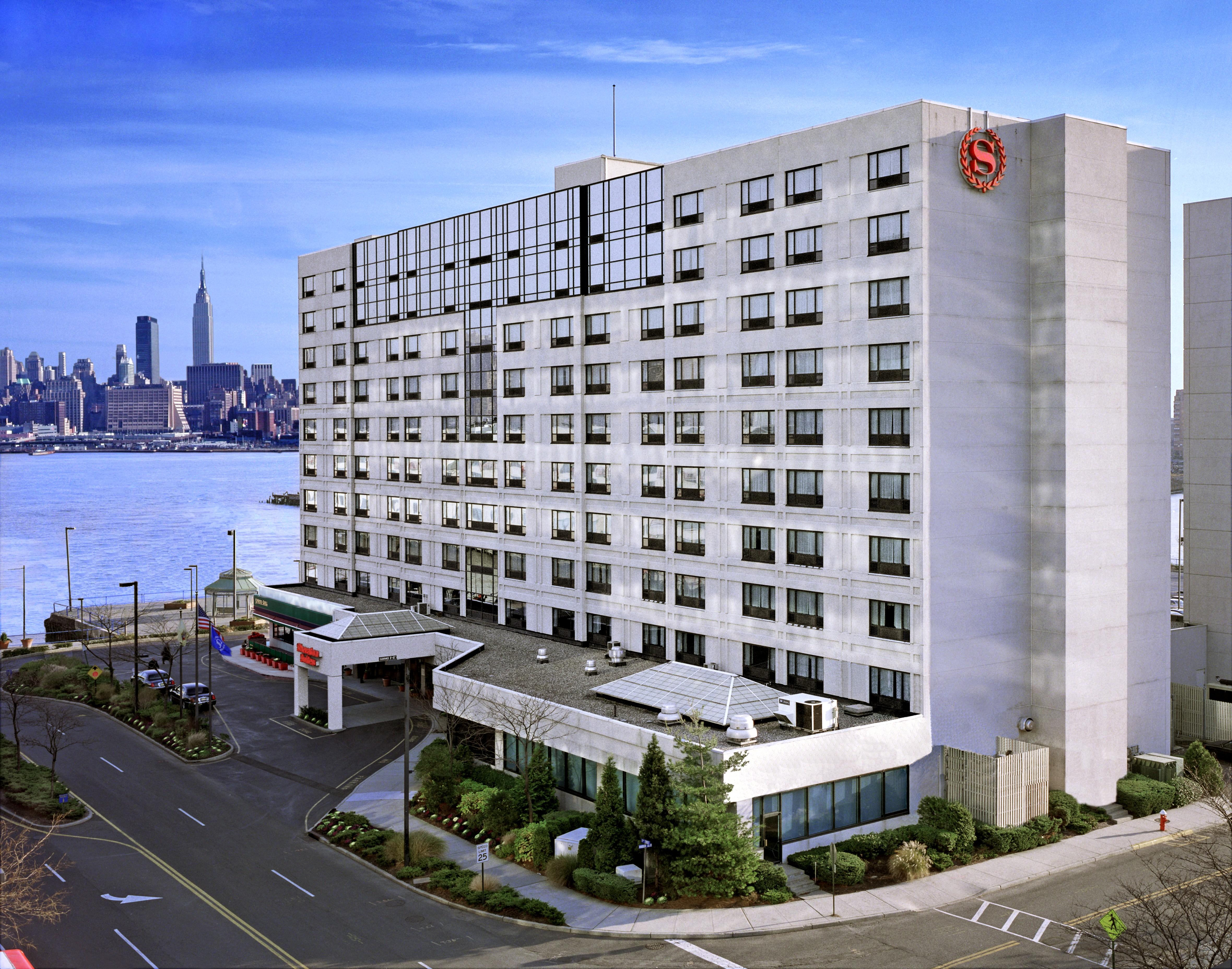 Sheraton Lincoln Harbor Hotel 3*