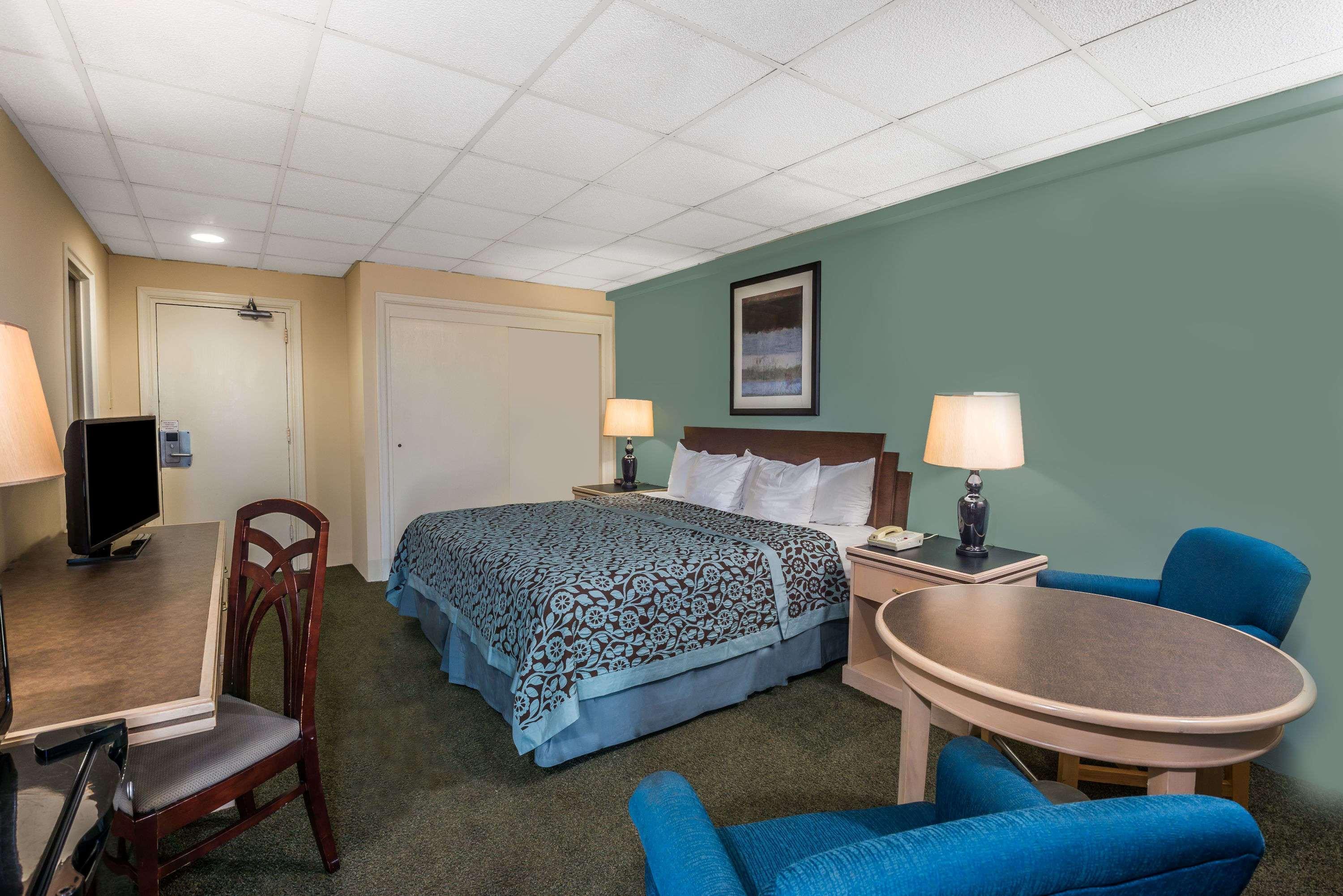 Days By Wyndham Atlantic Oceanfront-boardwalk Hotel Atlantic City