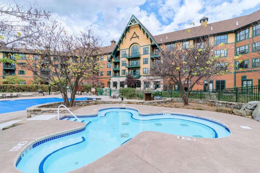 Mountain Creek At Appalachian - Pool & Hot Tub Aparthotel Vernon