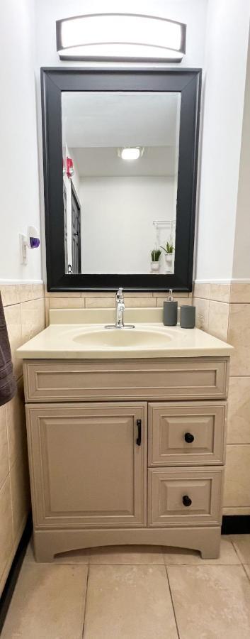 Boutique On Grand Ave Apartment Englewood