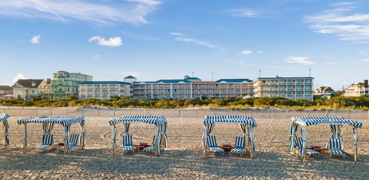 La Beachfront Hotel