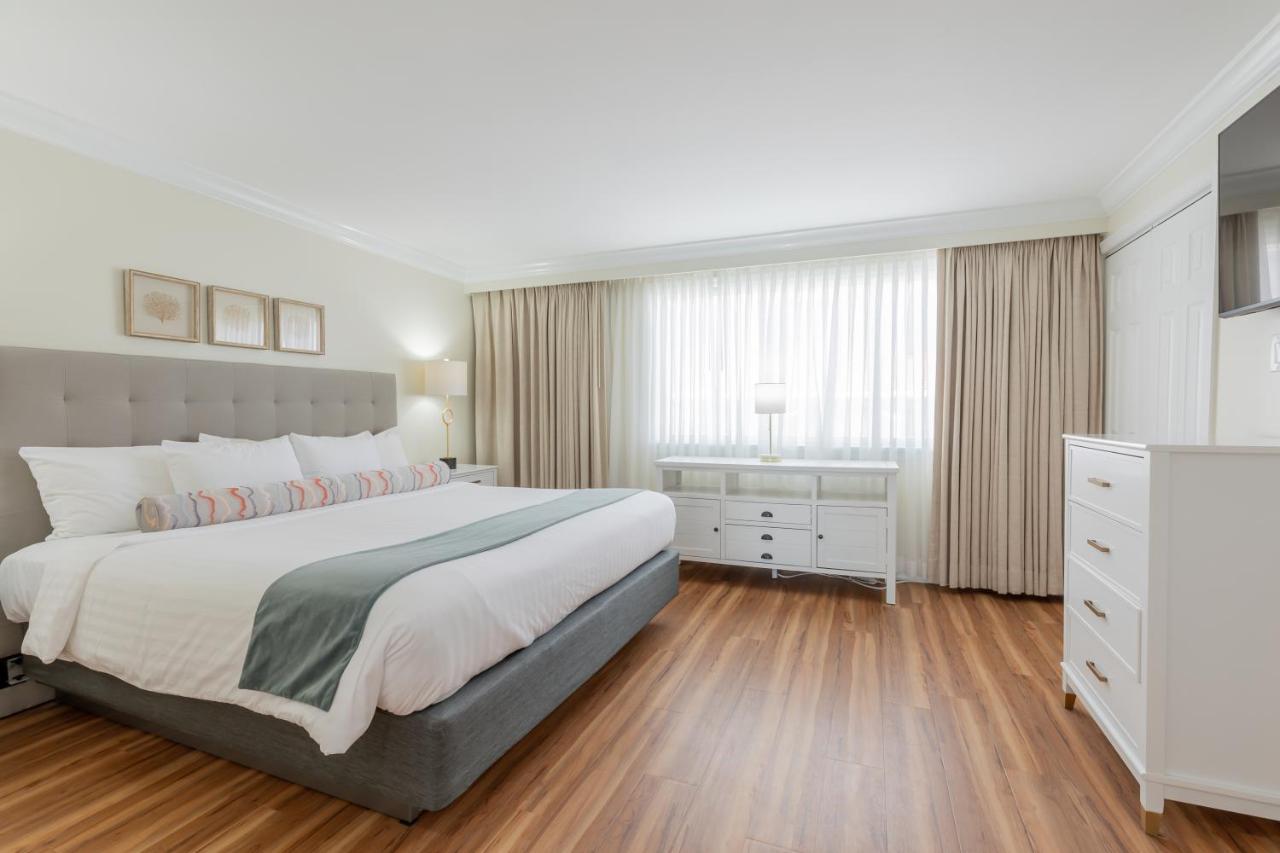 La Beachfront Hotel 4*