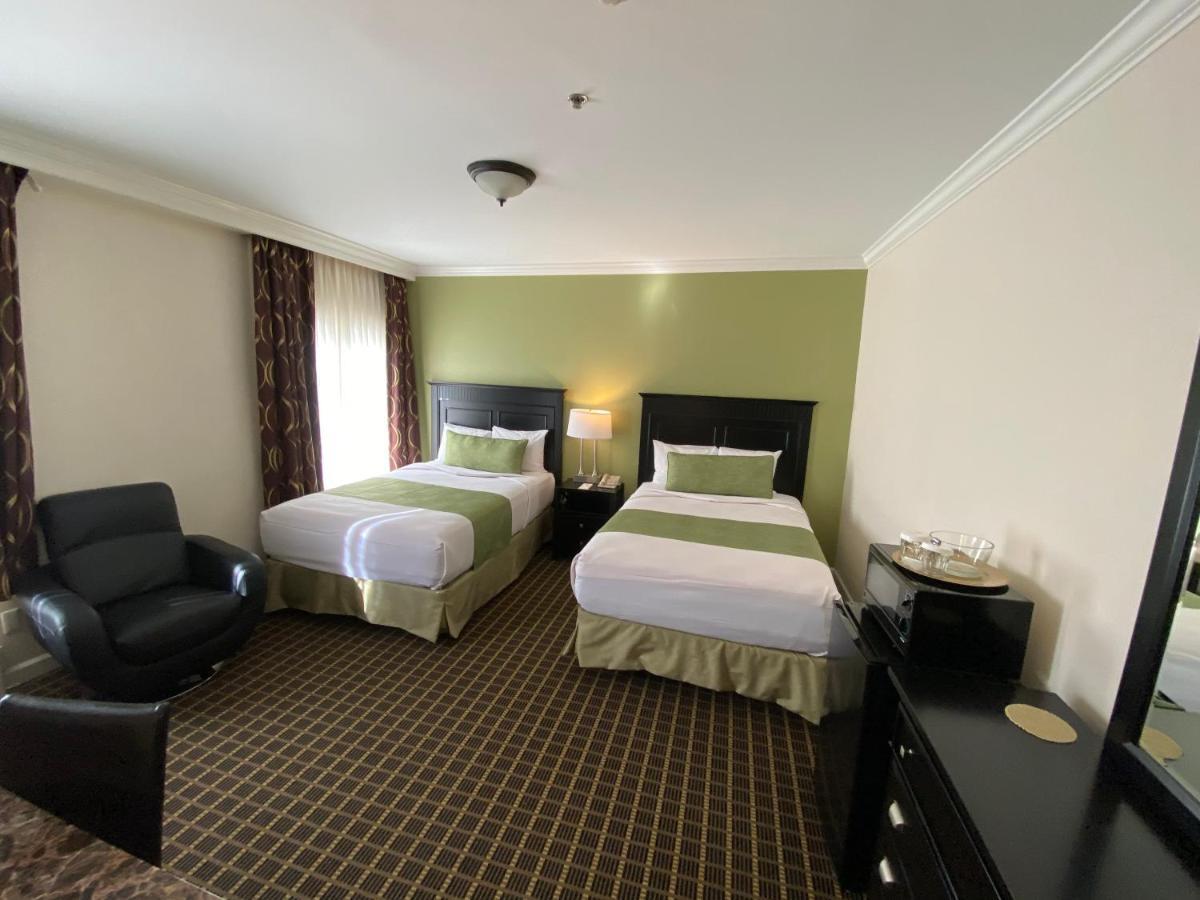 Hotel The Wilshire Grand