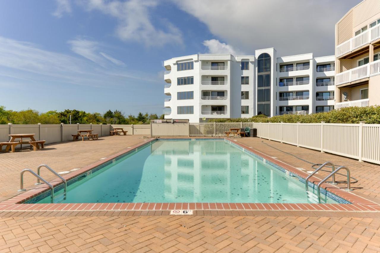 With Access And Pool Views Apartment *