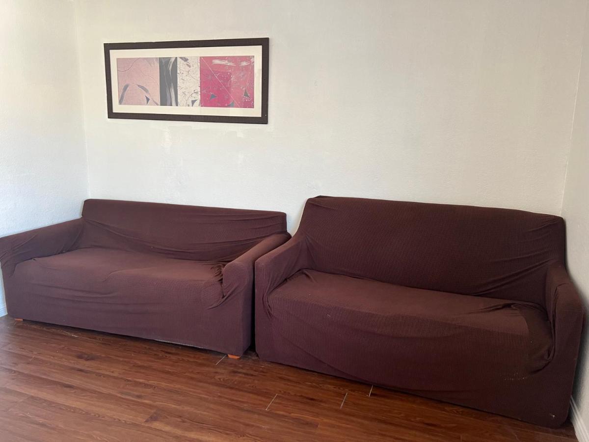 Apartment Shore - 52 - 406 Porter Avenue *