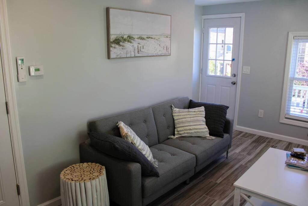 The Clark - 2e - Near Asbury Apartment *